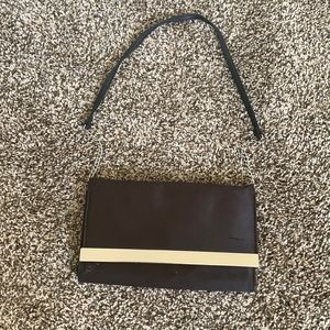 This is a purse for nights out